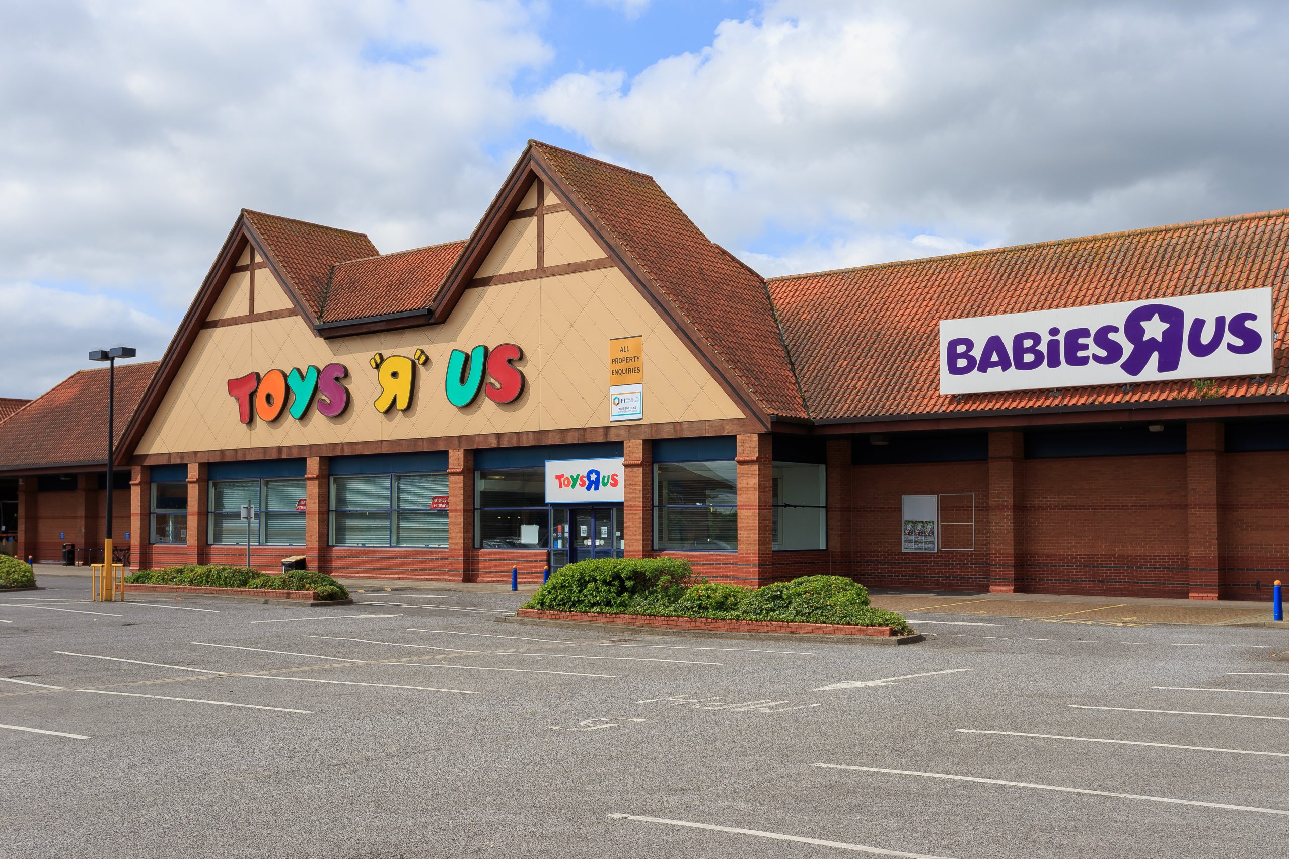 £30.5M Deal for Former Toys ‘R’ Us Estate – Featured Image