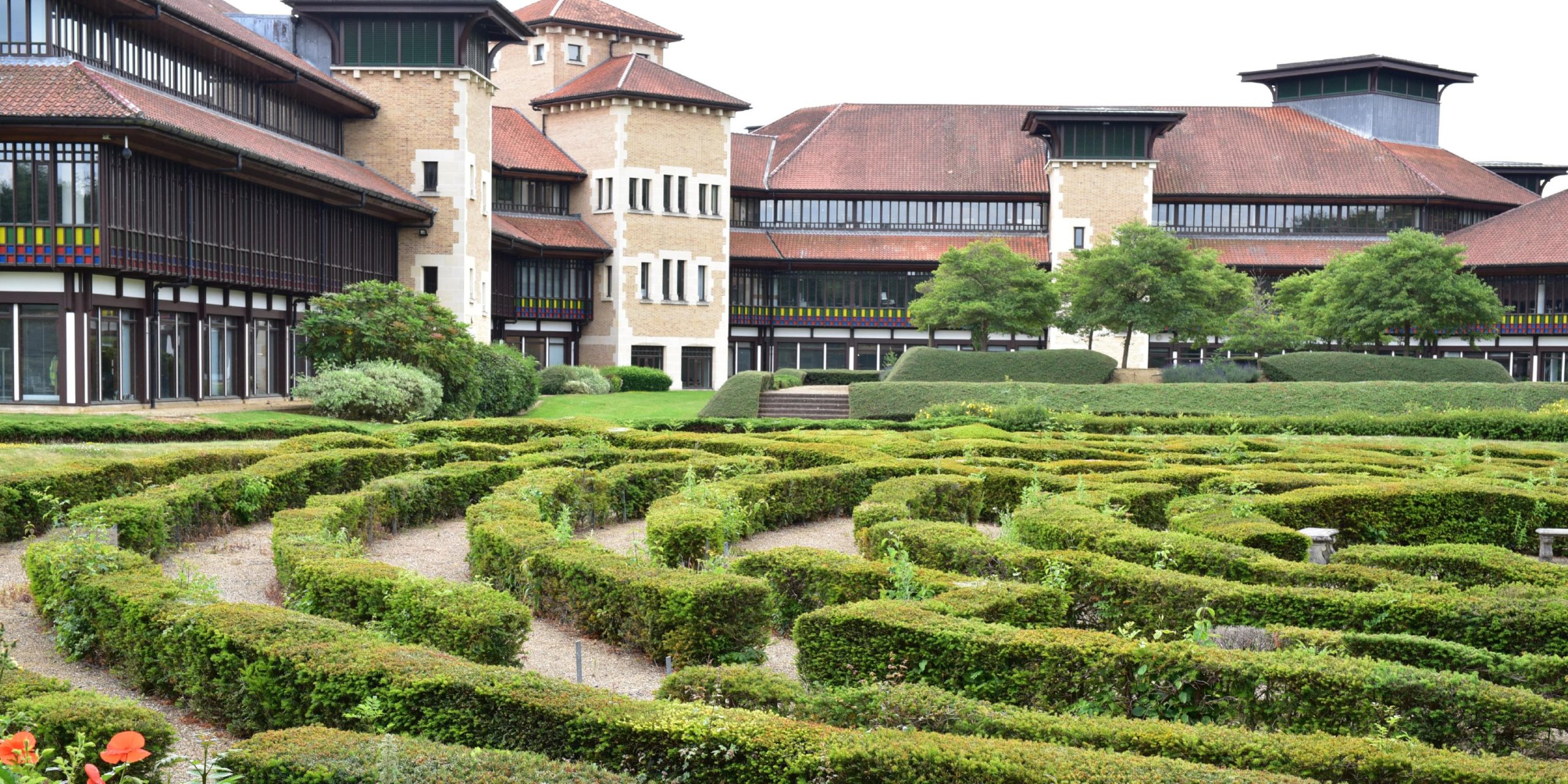 Out of town Offices: Why They’re Key to Reuniting Your Team – Featured Image