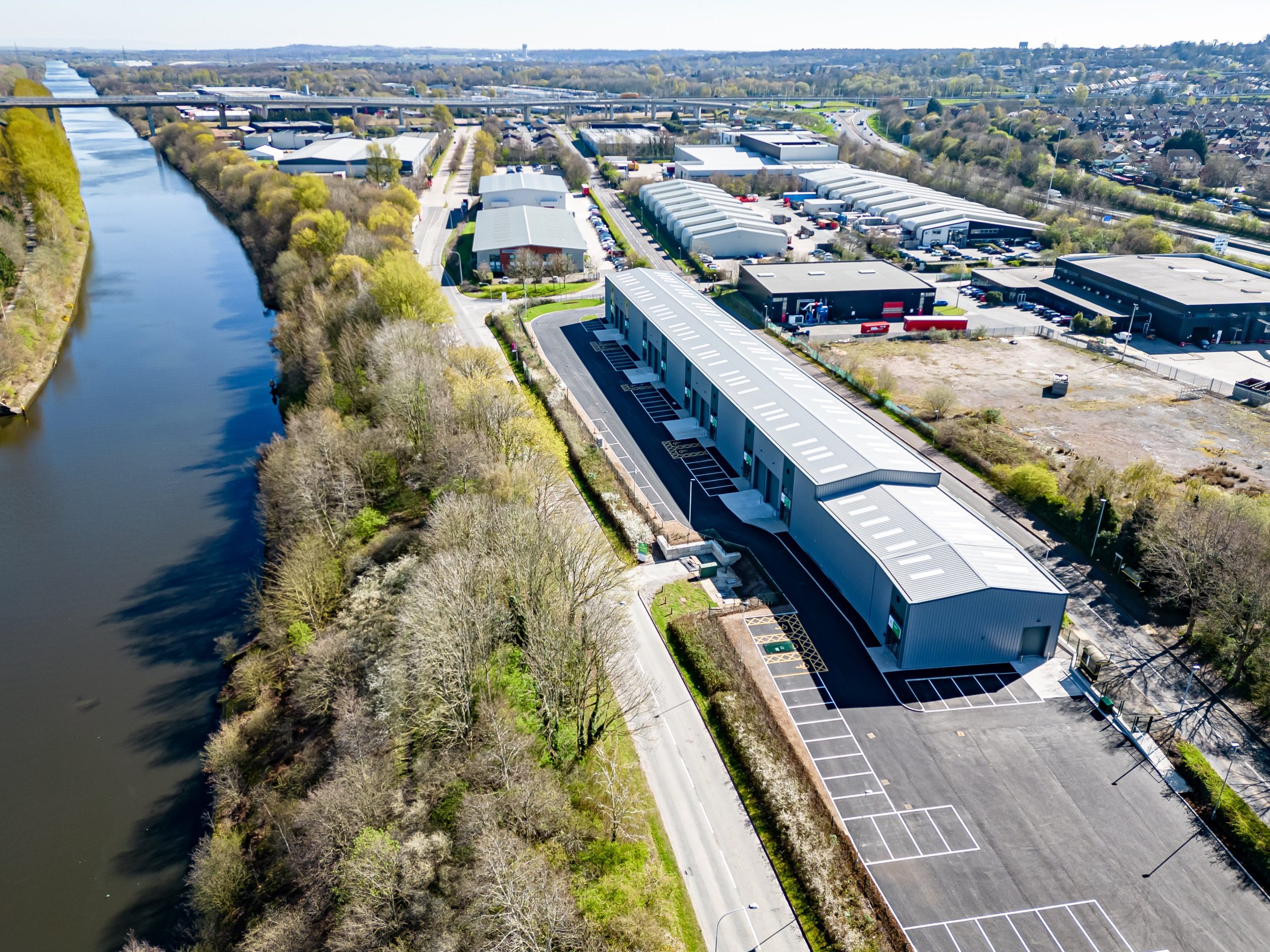 Astmoor Point: The ideal unit for e commerce and automotive companies – Featured Image